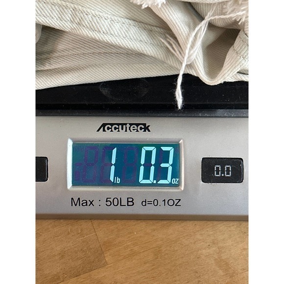 Calvin Klein Shorts Mens 36 Cut Offs Jean‎ Shorts - Picture 8 of 9